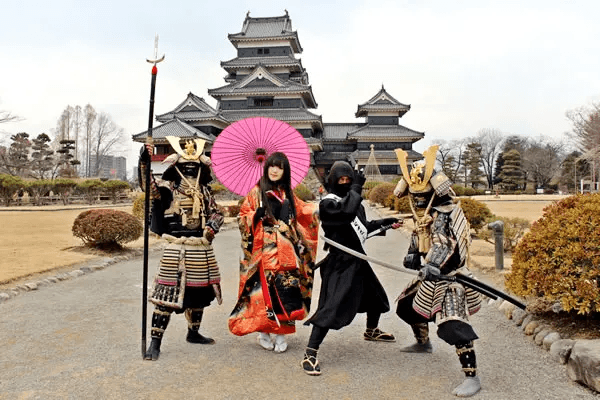 Photo from https://www.matsumoto-castle.jp/eng/info